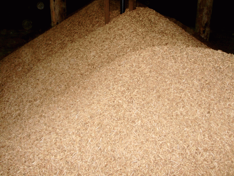 Pelety drevené, palivové štiepané drevo