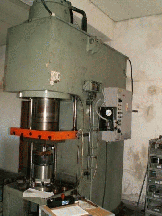  Lisy - hydraulické - PYE 250 N