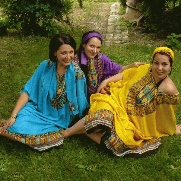 Tradičné kaftany s potlačou