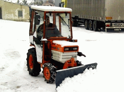 Malotraktor Kubota s kabinou 