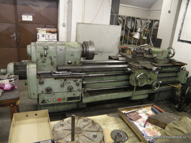 Soustruh hrotový SU 50/1500.