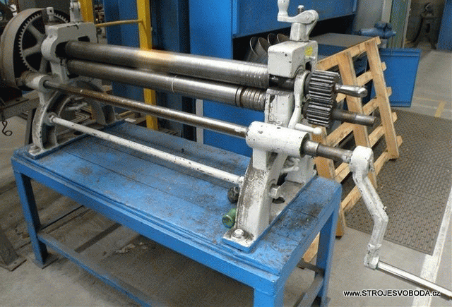 Zakružovačka plechu ruční XZ 1000/3.