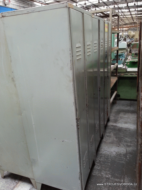 Skříň šatní 560x620x1880mm – 5747