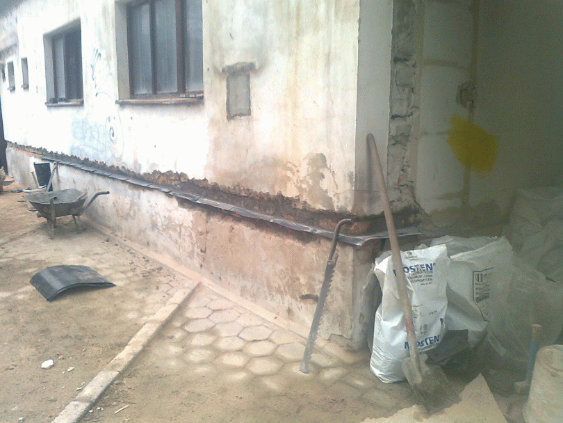 Podrezávanie vlhkého muriva