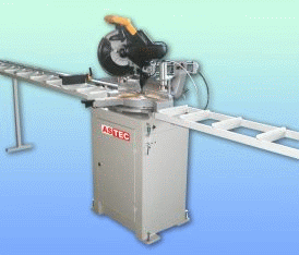 Univerzálna píla plastových profilov