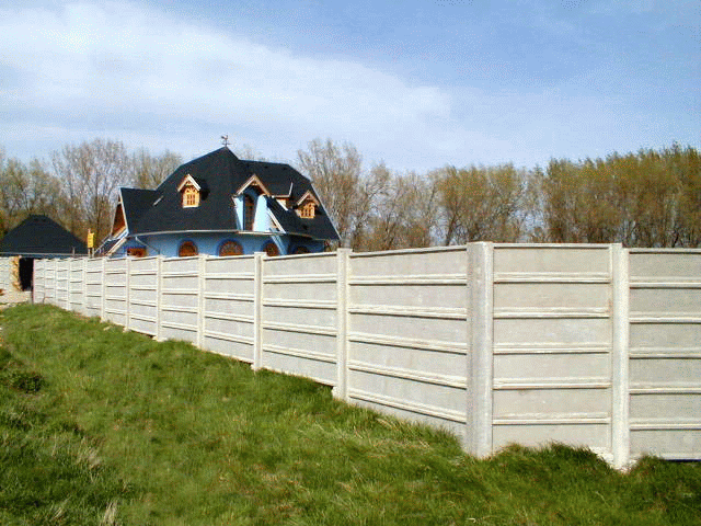 Montovaný barierový plot