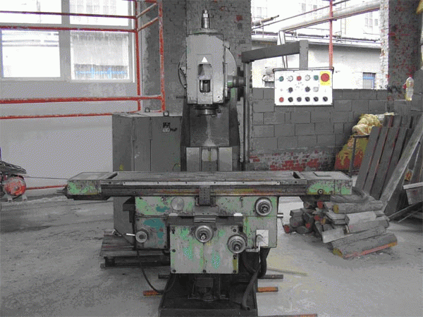 Fréza FGV 32 s naklápacou hlavou