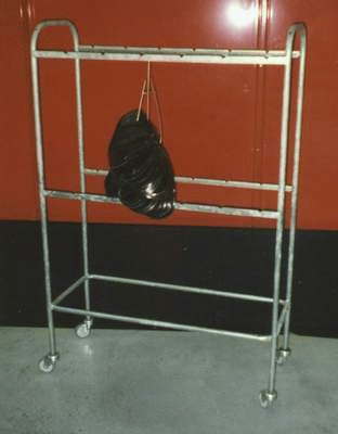 Manipulačný vozík na vešanie 