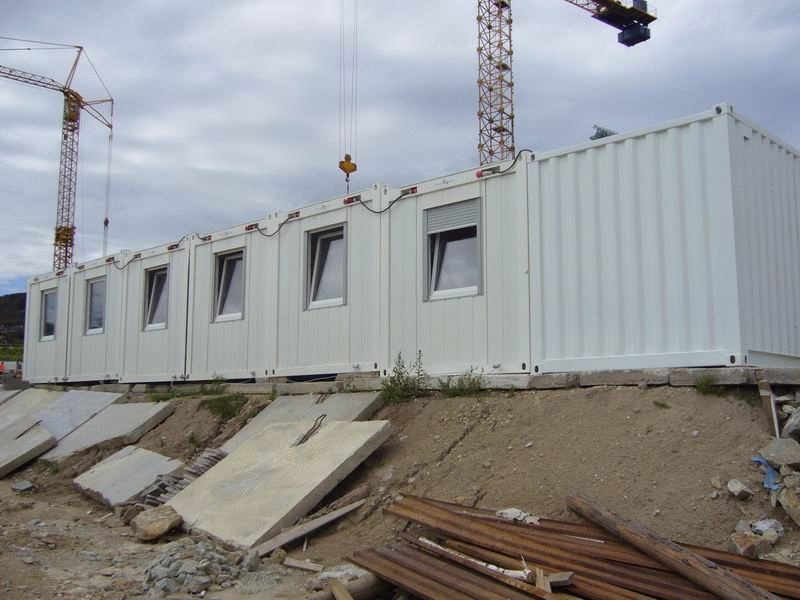 Požičovňa zariadenia staveniska, prenájom kontajnerov