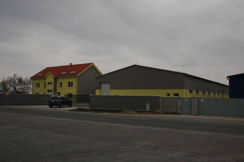 Zateplená hala 1000m2 + kancelárie 500m2