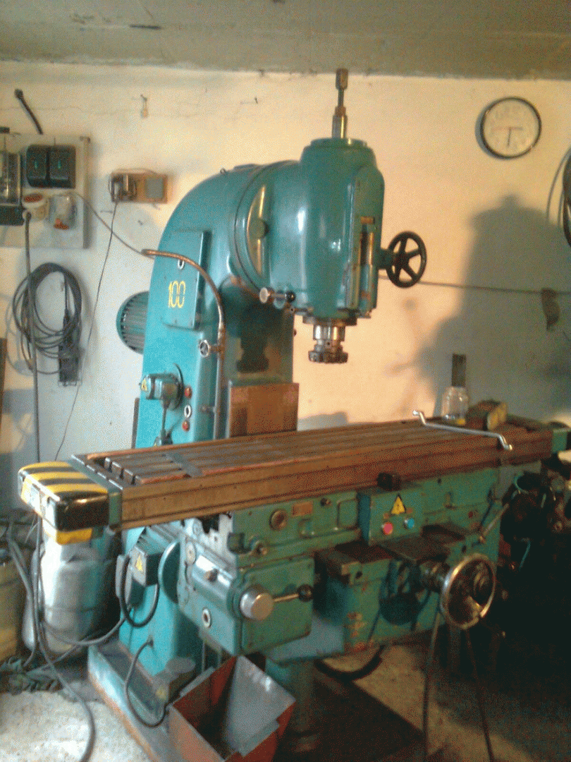 Použitá Fréza vertikálna FA 3 AV